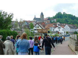 Bittprozession um den Kleinen Berg an Pfingstmontag (Foto: Karl-Franz Thiede)